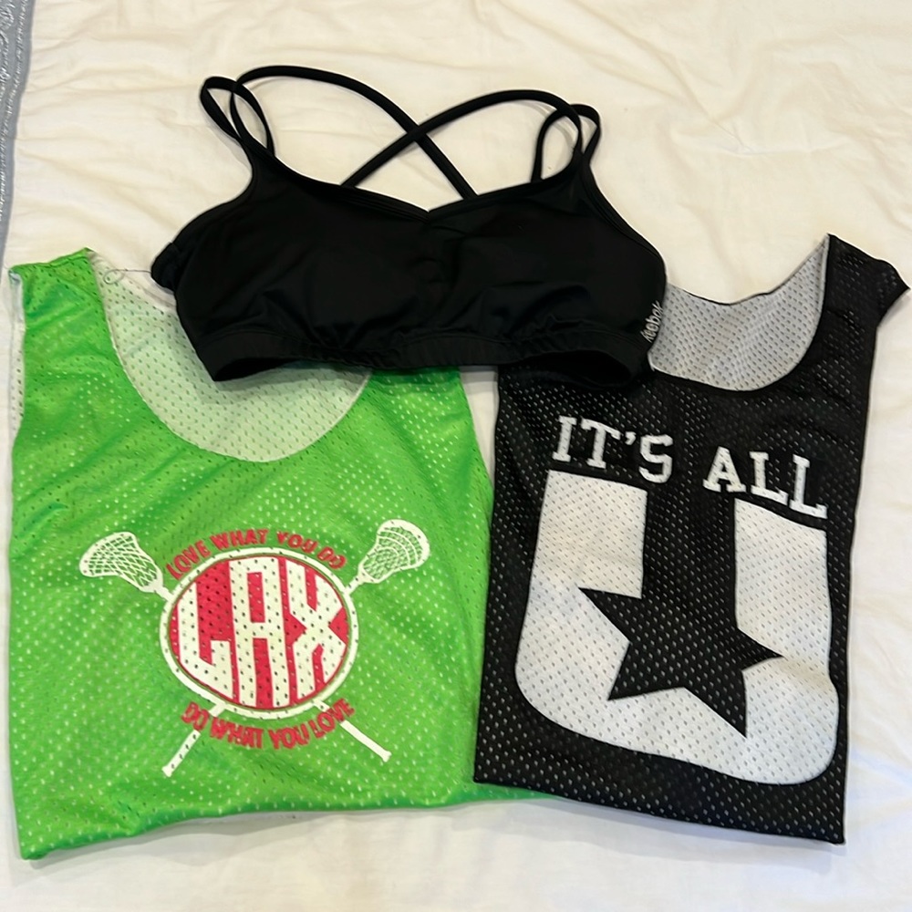 Bundle 3 pieces Reebok sports bra and 2 Lacrosse reversible pinnies S/M and L/XL